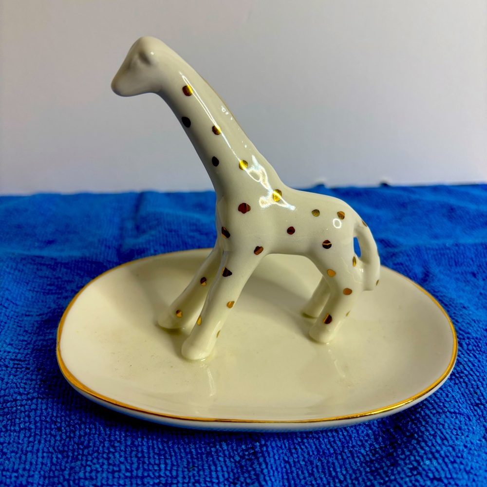 Try-Coastal Design 2015 Ceramic Spotted Giraffe Jewelry Holder